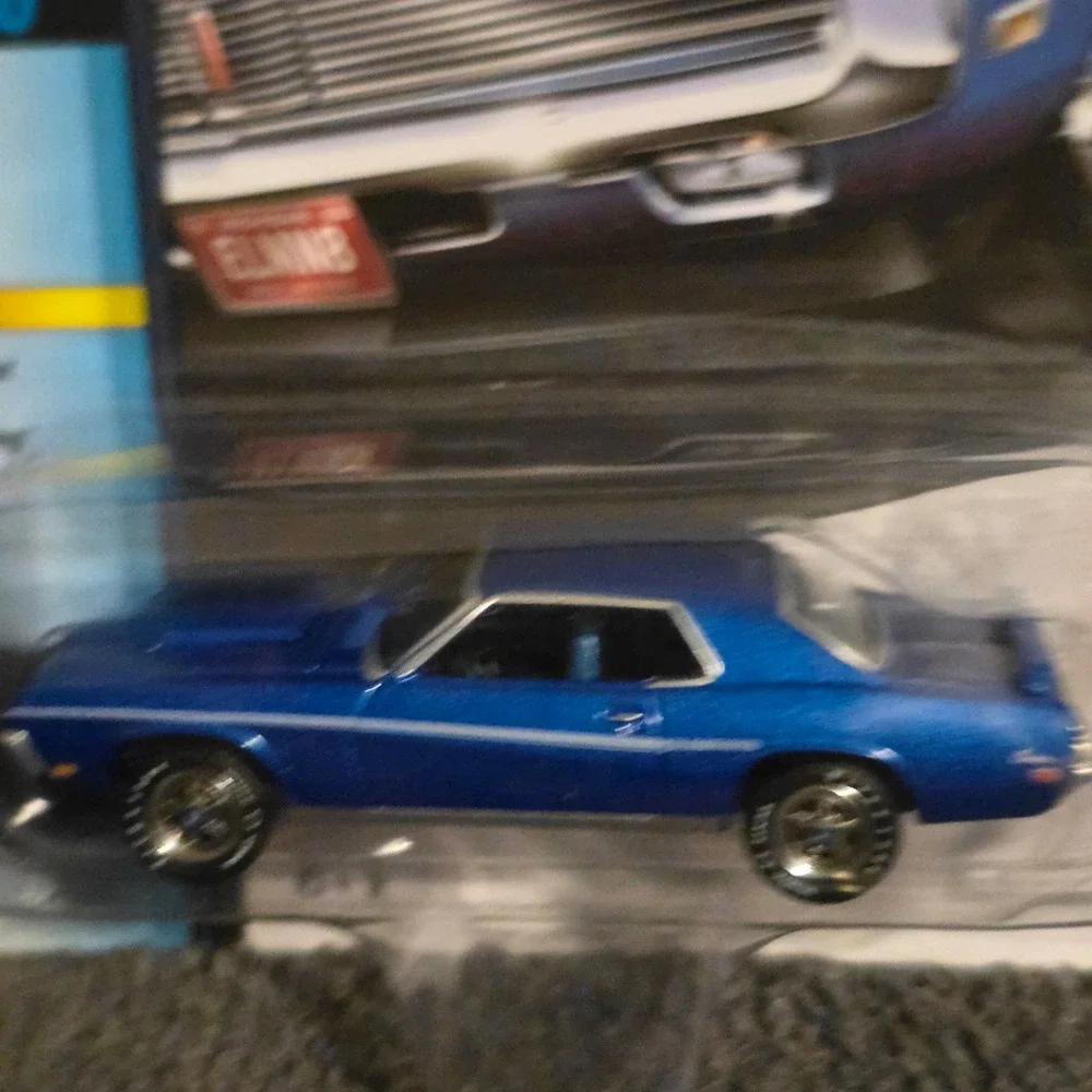 Johnny Lightning Diecast 1969 Mercury Cougar & Lost in Space Chariot Set - Picture 6 of 8